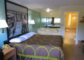 Super 8 by Wyndham Ft Walton Beach 3
