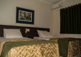 Vancouver Hotel 3