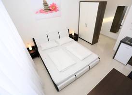 Apartments Villa Visnjik 5