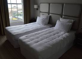 Cliff Hotel 3