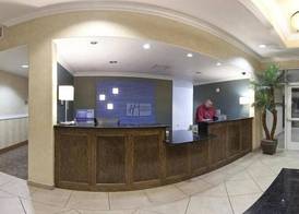 Holiday Inn Express DELANO HWY 99 by IHG 2