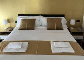 Genova Gold Rooms 3