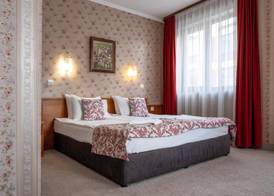 Real Hotel 5