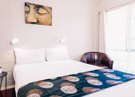 Motel Poinsettia 2