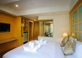 Moon Dragon Hotel 4