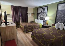 Super 8 by Wyndham Craig 4