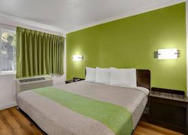 Motel 6-King City, CA 4