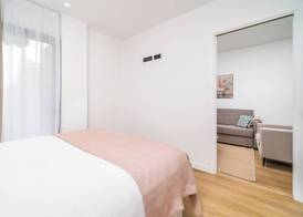Limehome Barcelona Plaça Pirineus 3