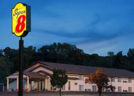 Super 8 by Wyndham Algona 2