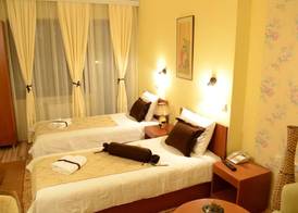 Hotel Pine 2