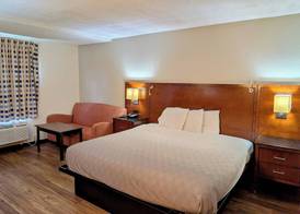 Travelodge by Wyndham Forsyth 5