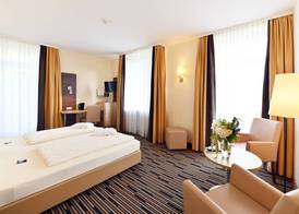 Kurpark-Hotel 4