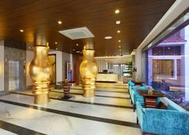 Marigold Sarovar Portico Shimla with Heated pool and AC Rooms-A Resort cottage and SPA 4