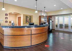 Comfort Suites Eugene University 2