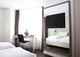 Manhattan Hotel 4