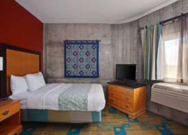 La Quinta Inn & Suites by Wyndham Irvine Spectrum 4