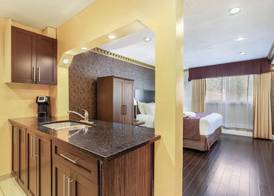 Days Inn by Wyndham Sylvan Lake 4