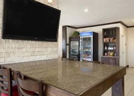 Days Inn & Suites by Wyndham Gonzales TX 3