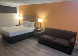 Howard Johnson by Wyndham Malden Boston Area 5