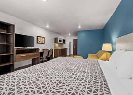 WoodSpring Suites Loves Park - Rockford 5