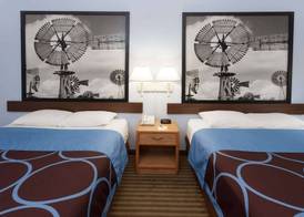 Super 8 by Wyndham Huntington 3