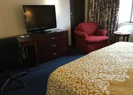 Days Inn by Wyndham Berlin Meriden 3