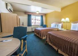 Travelodge by Wyndham Turlock 3