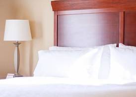 Holiday Inn Express & Suites CENTER by IHG 4