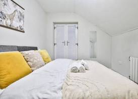 Whitchurch Place 2 Bed Flat in Cardiff 3