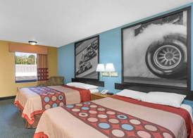 Super 8 by Wyndham Dunn 3