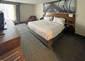 Clarion Pointe Hopkinsville near The Bruce Convention Center 3