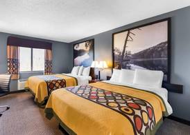 Super 8 by Wyndham Bloomington University Area 5