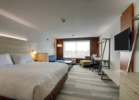 Holiday Inn Express & Suites GALESBURG by IHG 5