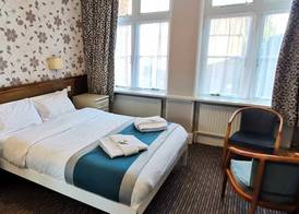 Russell Hotel 5