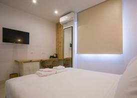 White Corner 3