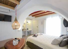Naxos Island Escape Suites 5