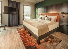 Holiday Inn - the niu, FENDER AMSTERDAM by IHG 5