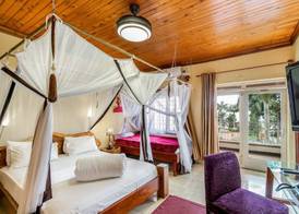 2 Friends Beach Hotel 3