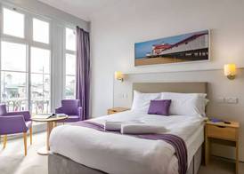 The Carlton Hotel 4
