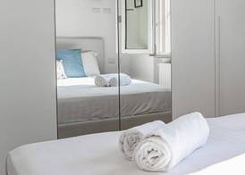 JOIVY Sublime Flat with Balcony 5