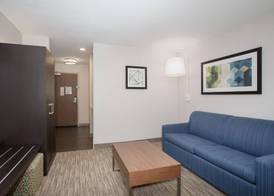 Holiday Inn Express & Suites LONGMONT - BOULDER AREA by IHG 2