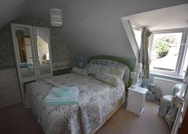 Immaculate 4-bed Apartment in Bournemouth & spa 2