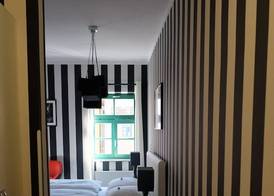 Backstage Hotel 4