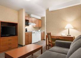 Days Inn & Suites by Wyndham Cochrane 4