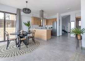 3-bdr Villa With Stunning Infinity Pool 2