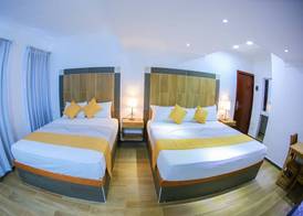 Hotel Vicentina 4
