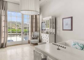 Paradise Art Hotel by Mr and Mrs White 4
