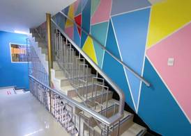 Kromatic Hostel 4