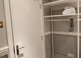 JUST ROOMs 5