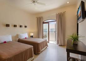 Porto Playa Condo Hotel and Beach Club 5